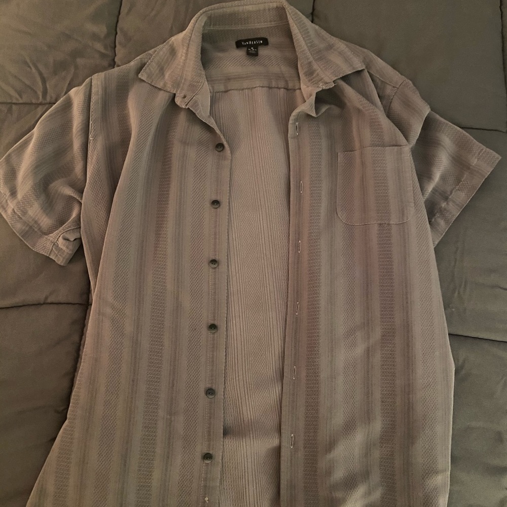 Men’s Van Heusen Button Up